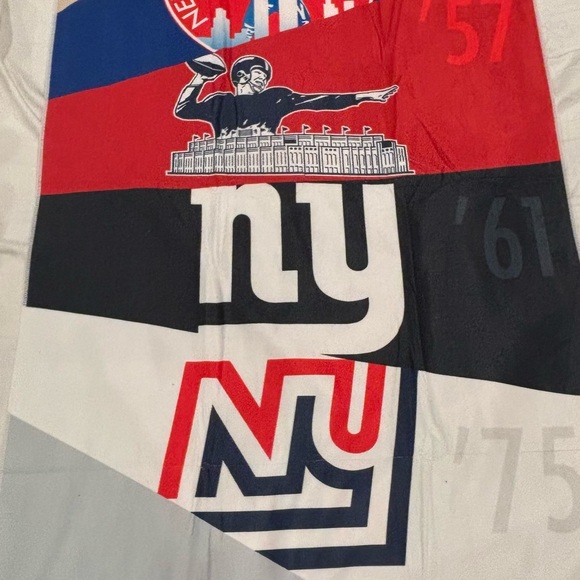 NY GIANTS NFL FOOTBALL MEMORABILIA TOWEL, TOM COUGHLIN BOBBLEHEAD, GAME PROG - Picture 2 of 5